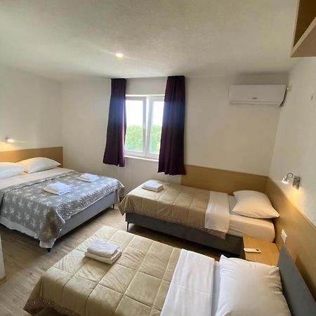 Pansion Raspudic Bed & Breakfast Medjugorje Exterior photo